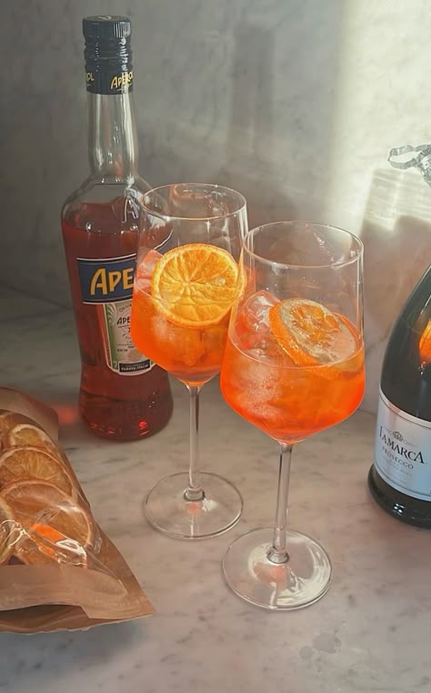 deux verres de spritz